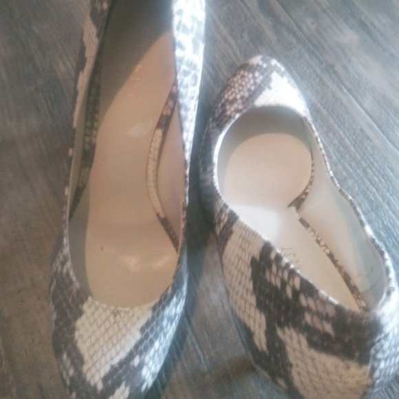 Snakeskin Heels - Picture 3 of 7